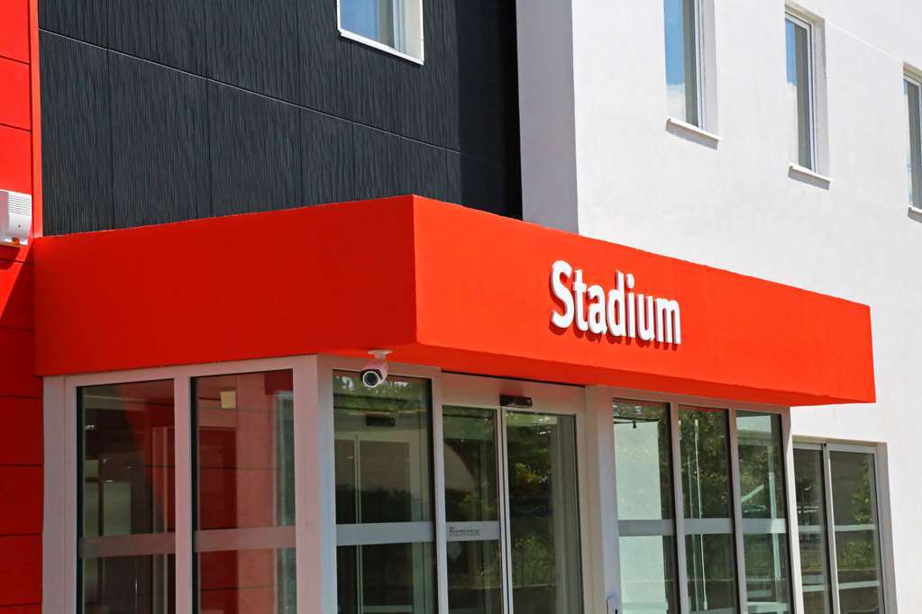Kyriad Lyon Est Stadium Eurexpo Meyzieu Dış mekan fotoğraf