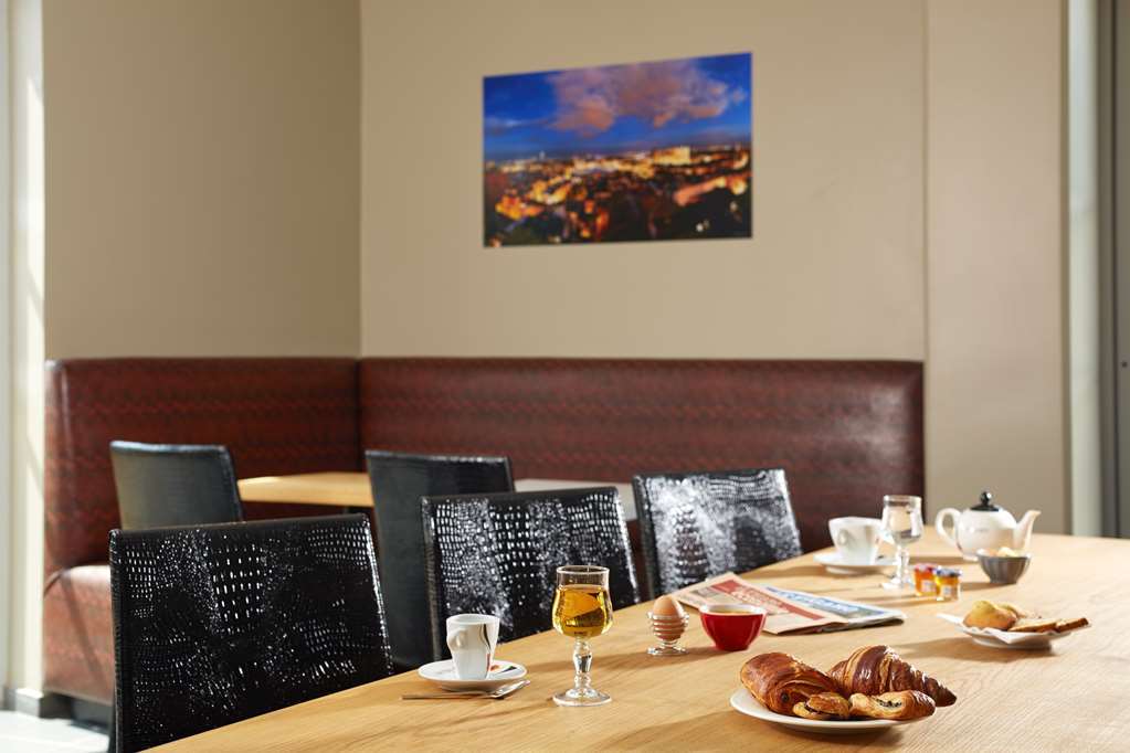 Kyriad Lyon Est Stadium Eurexpo Meyzieu Restoran fotoğraf
