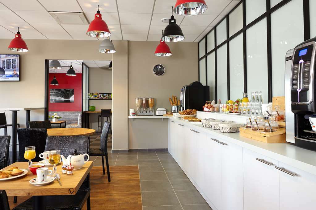 Kyriad Lyon Est Stadium Eurexpo Meyzieu Restoran fotoğraf